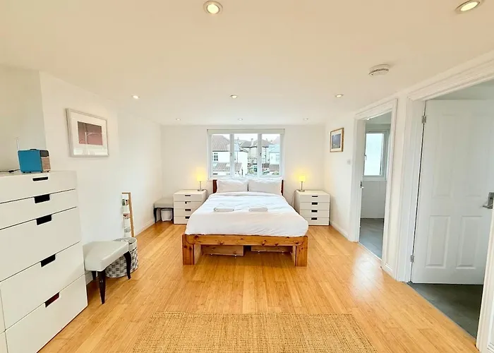 펜션 Redland's Fun & Colourful Artistic House *