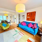 Holiday home Redland's Fun & Colourful Artistic House
