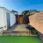 度假居 Redland's Fun & Colourful Artistic House *