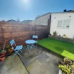 Redland's Fun & Colourful Artistic House 度假居 布里斯托