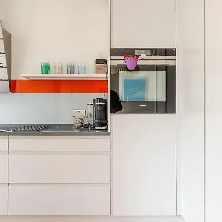 Ferienhaus Redland's Fun & Colourful Artistic House