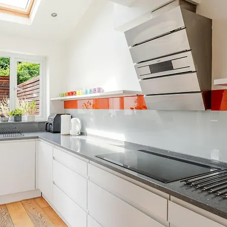 Ferienhaus Redland's Fun & Colourful Artistic House *