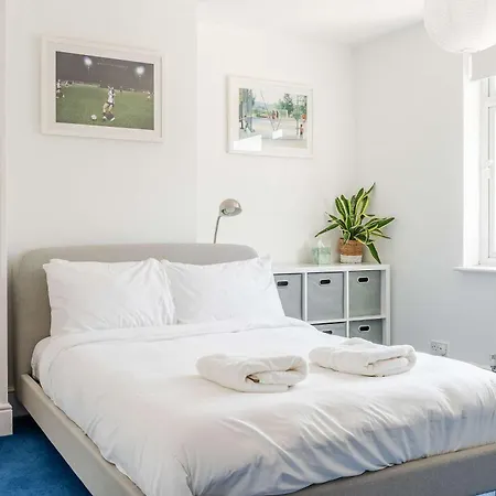 Ferienhaus Redland's Fun & Colourful Artistic House *