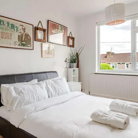 Ferienhaus Redland's Fun & Colourful Artistic House *