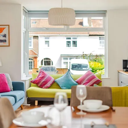 Ferienhaus Redland's Fun & Colourful Artistic House Bristol