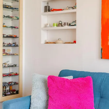 Redland's Fun & Colourful Artistic House