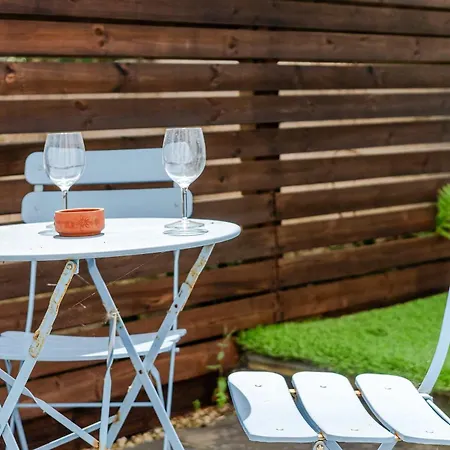 Redland's Fun & Colourful Artistic House