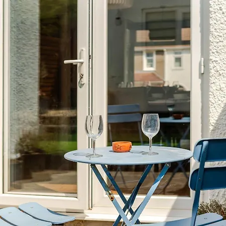 Redland's Fun & Colourful Artistic House Ferienhaus Bristol