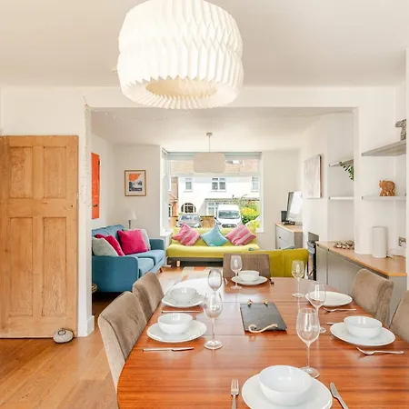 Сasa de vacaciones Redland's Fun & Colourful Artistic House
