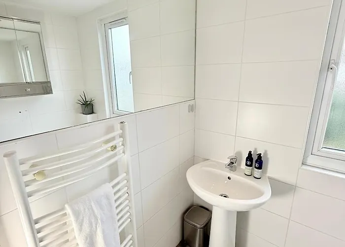 Redland's Fun & Colourful Artistic House