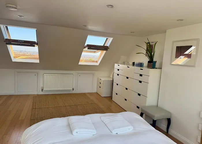 Redland's Fun & Colourful Artistic House