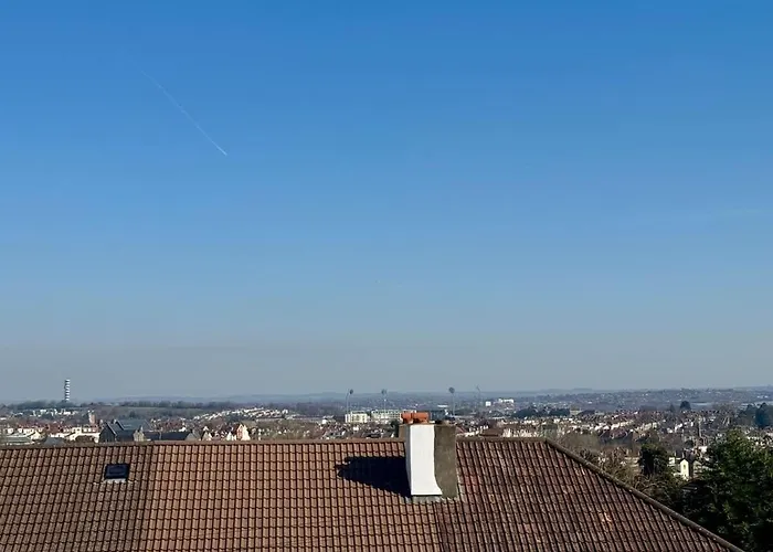 Redland's Fun & Colourful Artistic House