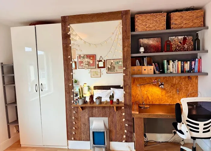 Dom wakacyjny Redland's Fun & Colourful Artistic House *