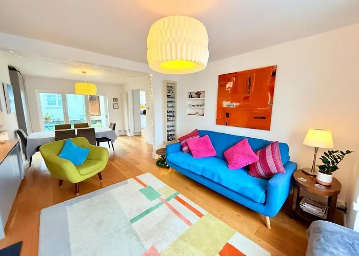 Дом отдыха Redland's Fun & Colourful Artistic House